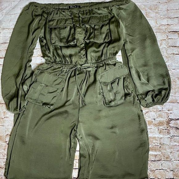 SEXY OFF SHOULDER ROMPER! - Picture 5 of 16